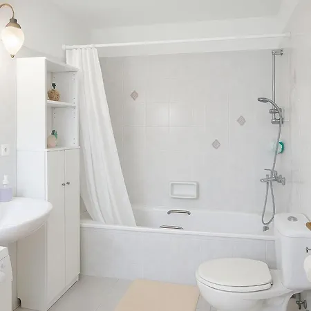 Mare Mare Thalassa A דירה פאטרה